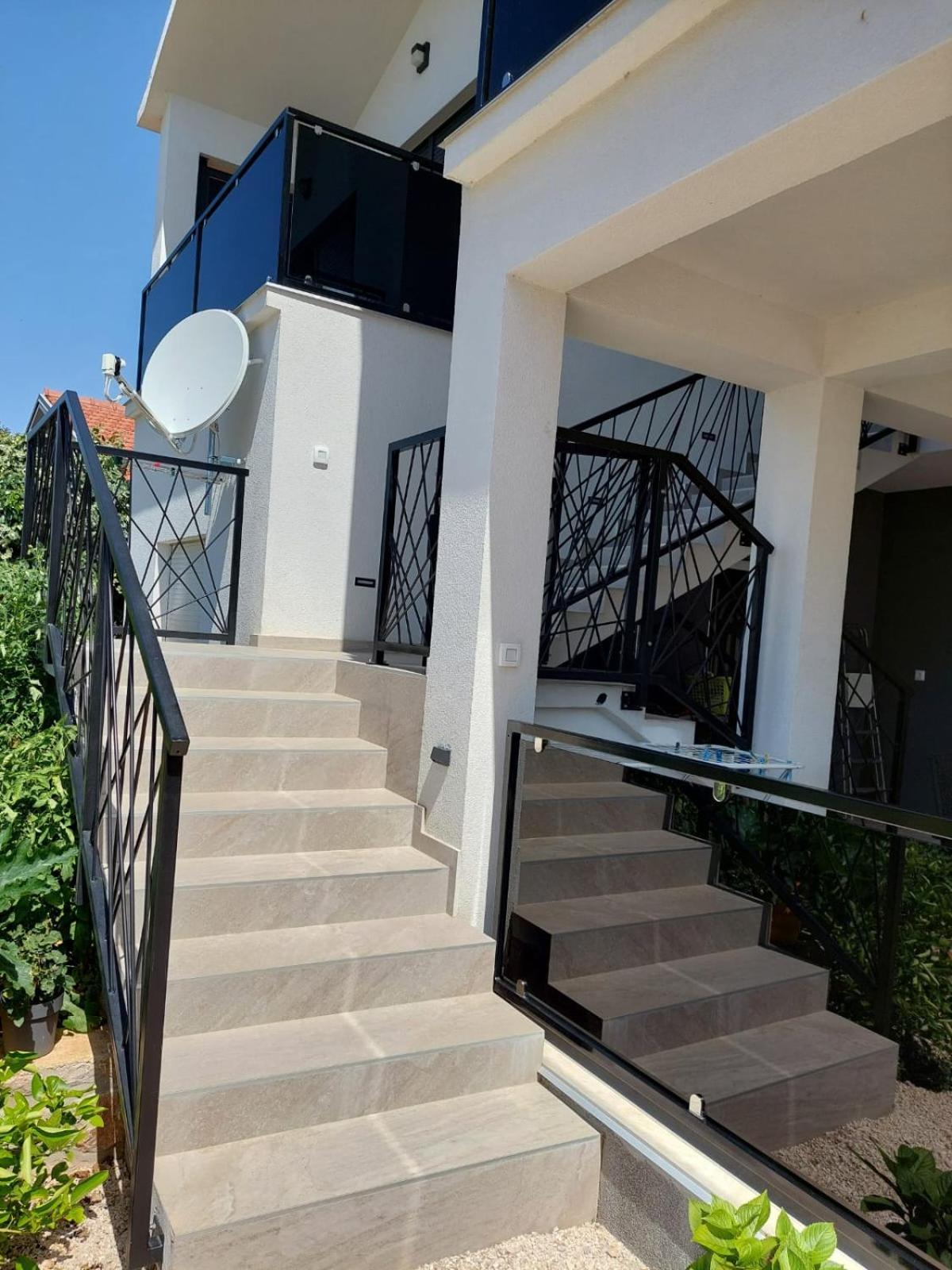 Apartmani Karla Paklenica Starigrad Paklenica Exterior photo